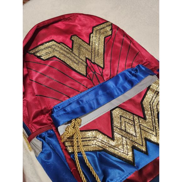 Wonder Woman backpack with gold accents - like new - Picture 6 of 7